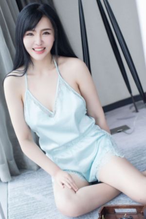 诗晴公车_成长在线视频免费观看