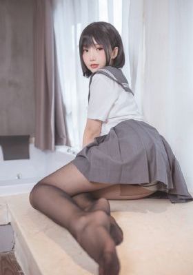 年轻的女教师2完整版_720动漫在线观看